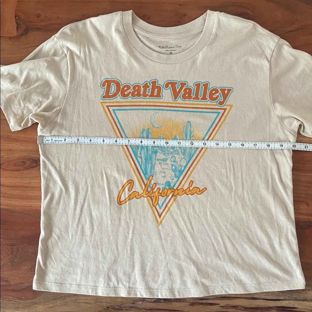 Death Valley cropped tee tan orange desert vibes shirt neutral travel medium - Picture 11 of 12
